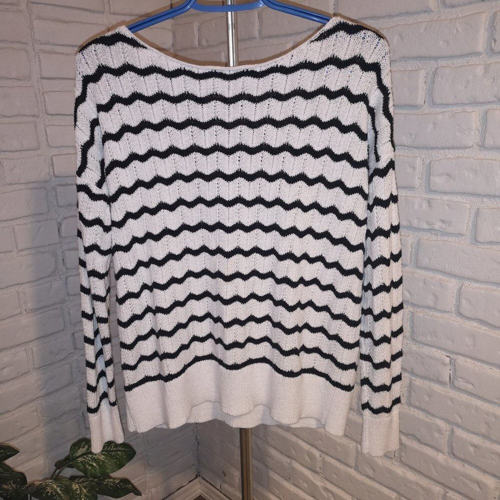 Loft Ladies Size Medium Long Sleeve Black & White Loose Fit Sweater